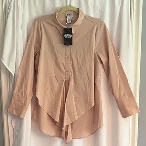 NWT Woman’s Medium Monroe & Main button down shirt $22